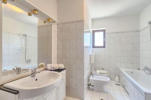 Apartments Bozidar 2035