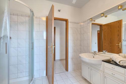 Apartments Bozidar 2035