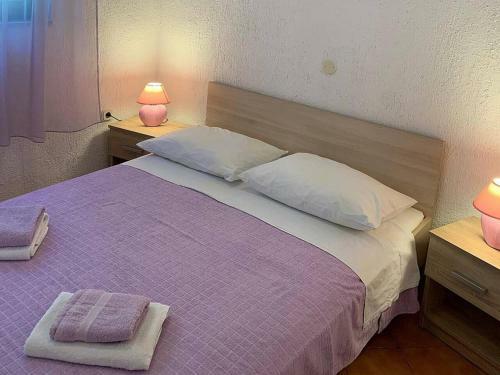 Cozy Dorina Apartment For 2 With A Fireplace