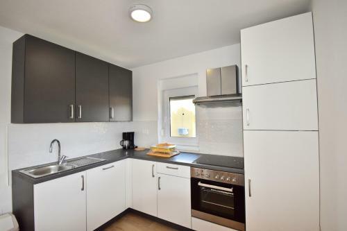 Hostal Apartments Mira