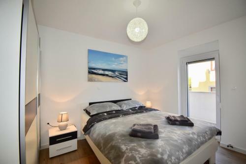 Hostal Apartments Mira