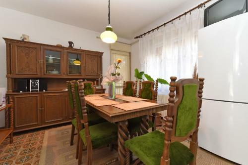 Apartments Josip 74
