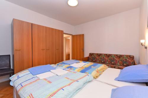 Apartments Josip 74