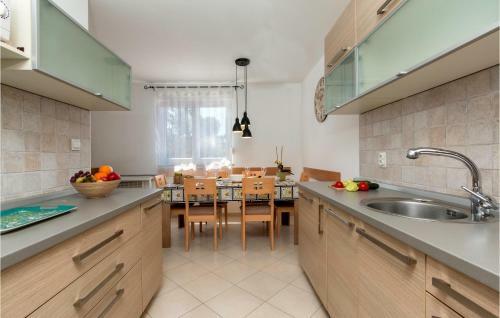 Nice Apartment In Pula W/ Wifi And 2 Bedrooms