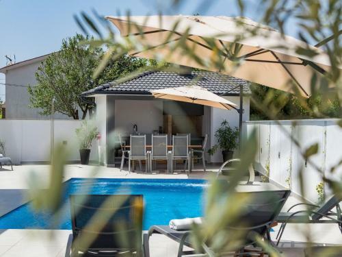 New Modern Villa With Private Pool And Outdoor Kitchen