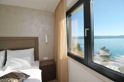 Ravnice Villa Sleeps 8 Pool Air Con Wifi T812194