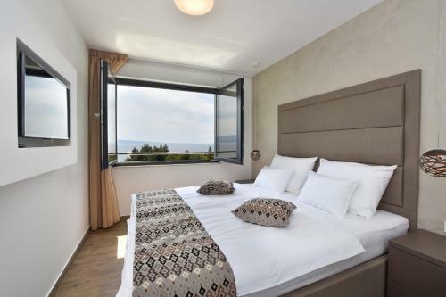 Ravnice Villa Sleeps 8 Pool Air Con Wifi T812194