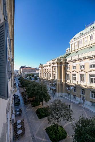 Hostal Teatro Suite & Rooms