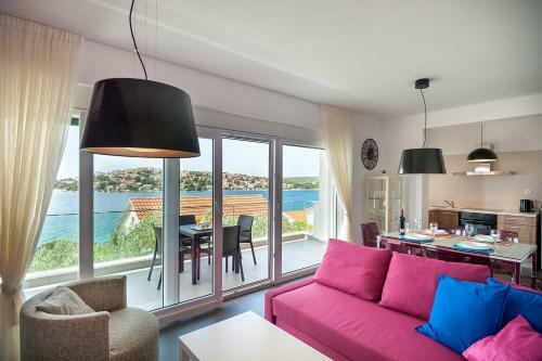 Villa Rogoznica Near Trogir, Pool And Gym