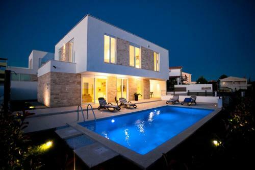 Villa White Marble