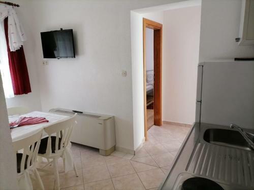 Apartments Lias 2 - With Restaurant