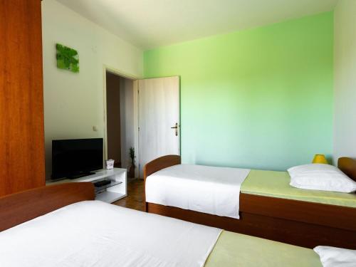 Simplistic Apartment In Rogoznica Near Sea Beach