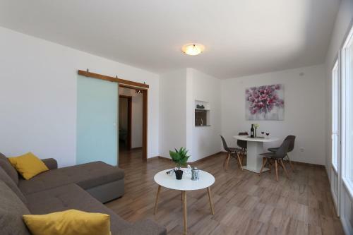 Apartment Lapepa
