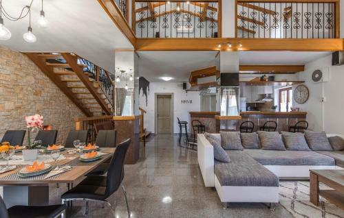 Spacious Villa Perkovic With Private Pool And Jacuzzi