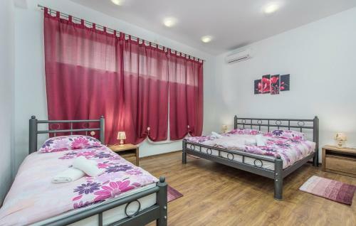 Spacious Villa Perkovic With Private Pool And Jacuzzi