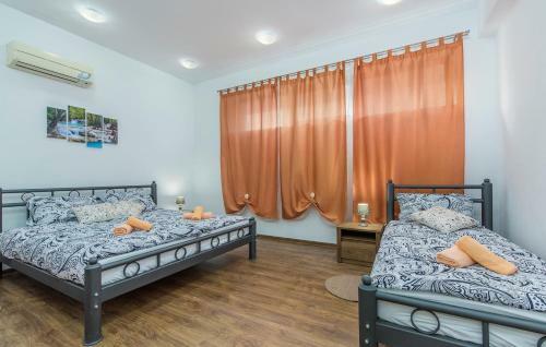 Spacious Villa Perkovic With Private Pool And Jacuzzi