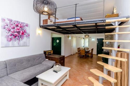 House Nostalgija