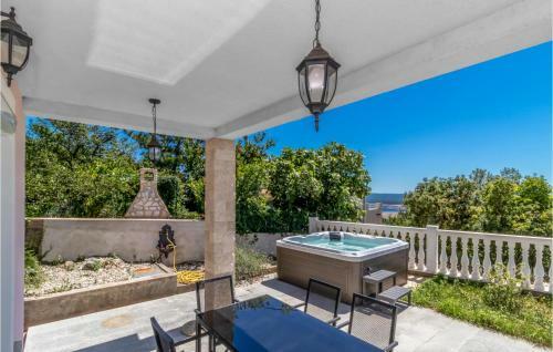 Awesome Home In Smrika W/ Jacuzzi And 3 Bedrooms