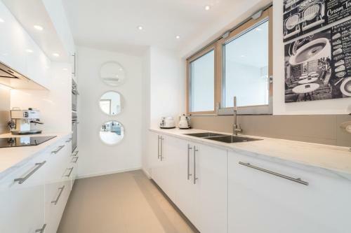 The Majestic Bel Etage Upscale Apartment With Pool