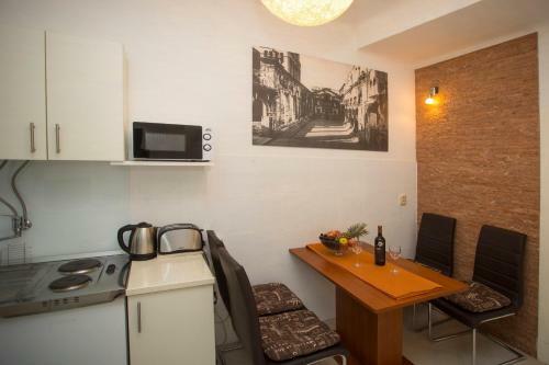 Apartment Zdrav - With Big Terrace
