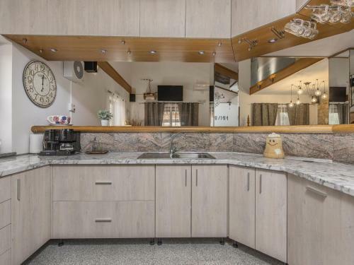 Villa For Up To 8 Persons With Private Pool, Summer Kitchen And Jacuzzi