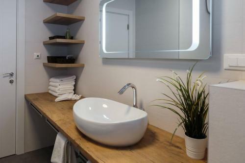 S Luxury Apartments