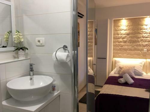 Holiday Home Paese In Center Of Split