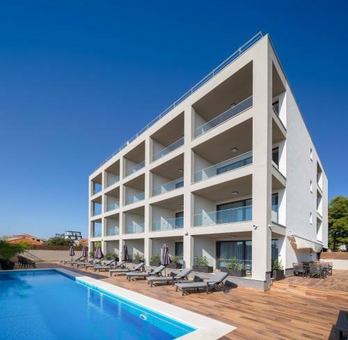 Aparthotel Ellure Luxury Suites