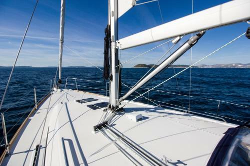 Beneteau Oceanis 38 - Arsen Sailing Boat
