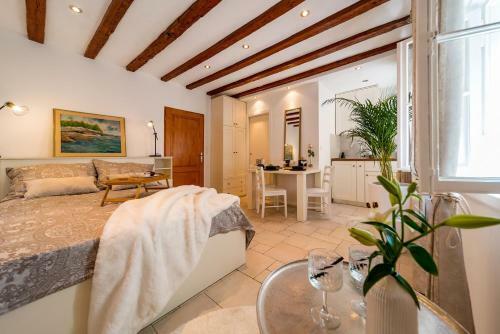 Luxury Apartment Pjaca Split In The Center Of Split