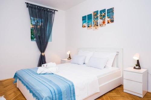 Immaculate 3-bed Apartment In Split
