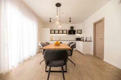Hostal Luxury Apartments Loma