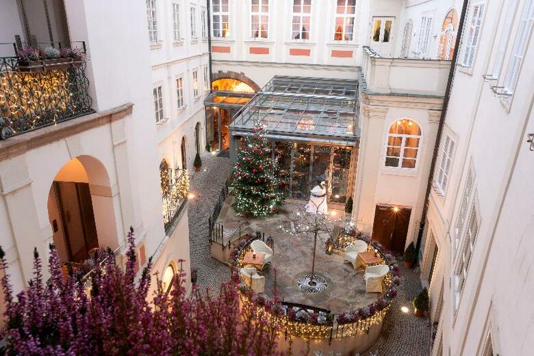 The Iron Gate Hotel & Suites
