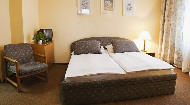 Ea Hotel Jasm�n