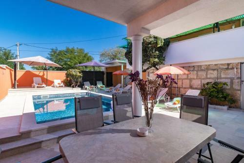Holiday House Vlahovich