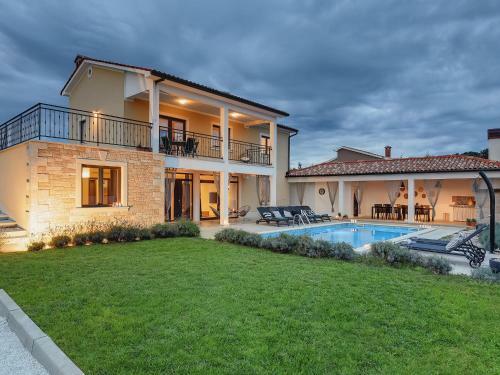 Holiday Home Villa Danica