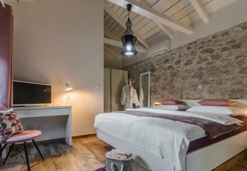 Villa Leonarda - Luxury Stone House