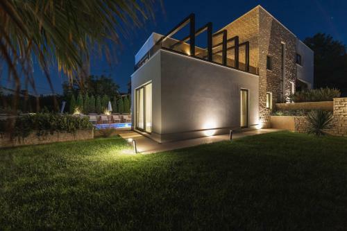 Beachfront Villa Sunce On Ciovo Island