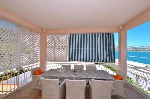 Apartamento D - Large Apt With Big Terrace Next To The Beach