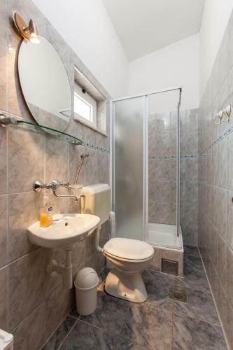 Hostal Apartments Perka