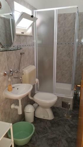 Hostal Apartments Perka