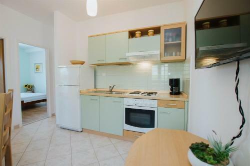 Apartments Dome-30m From Beach