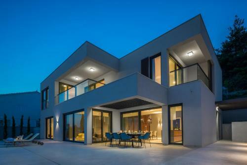 Ultraluxury Villa Elyzeum With Heated Pool