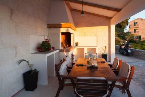Villa Roko A Luxury Villa In Tucepi, Heated Pool
