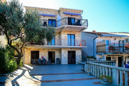 Apartments Doris-trpanj