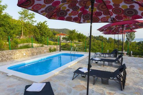 Villa Ljubini Dvori In Tucepi, Private Pool