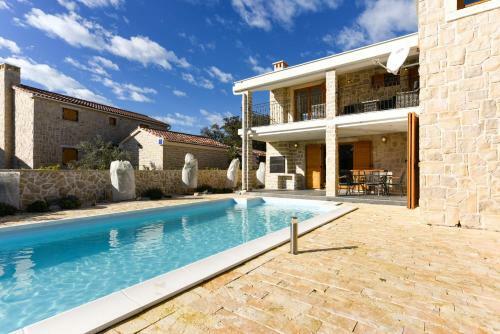 Villa Compass House
