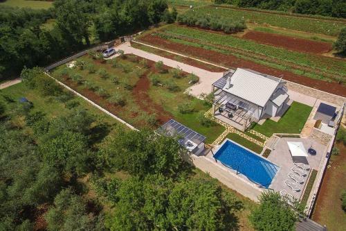Villa Crystallina