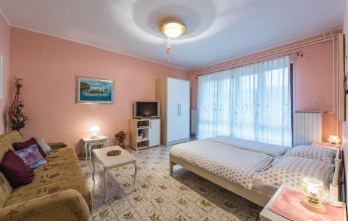 Apartments Ederina 290
