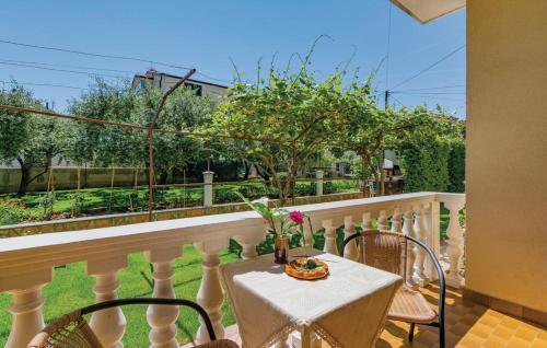 Apartments Ederina 290